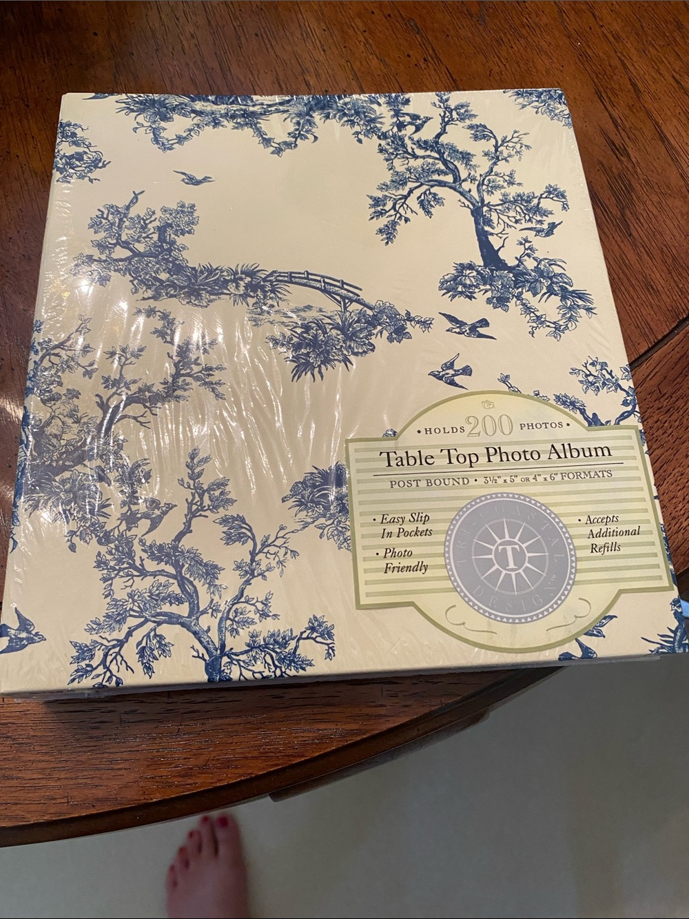 Brand new  Table Top Photo Album in Cream with Blue Toile Pattern